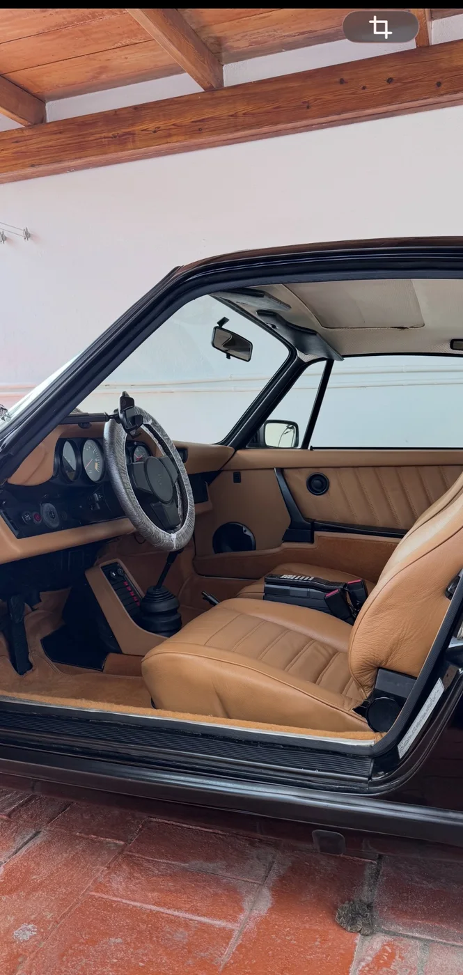 Porsche clásico · interior cuidado